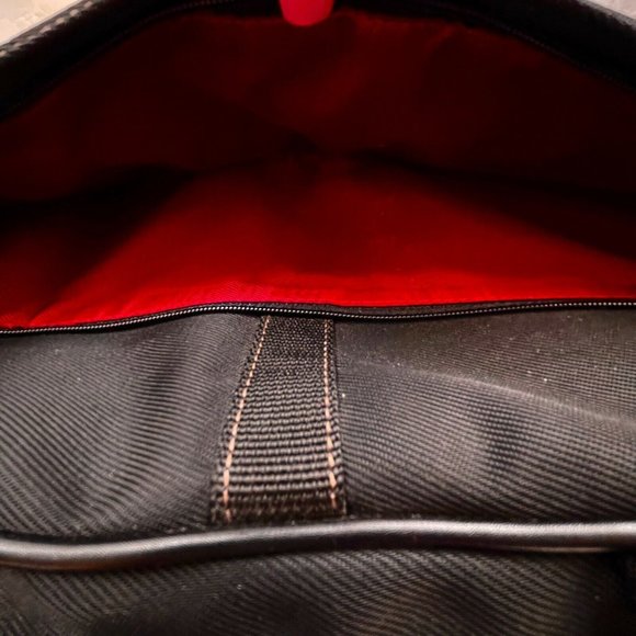 Maxx New York 13" Makeup Bag Black Nylon Outside Clear PVC Inside - Picture 3 of 11